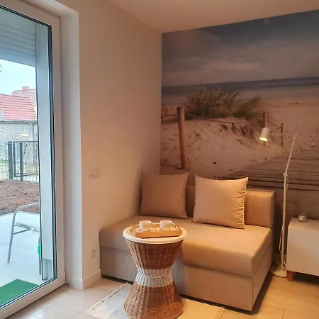 Beige Z Ogrodkiem Apartman *