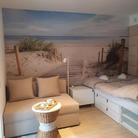 Beige Z Ogrodkiem Apartman Dziwnówek