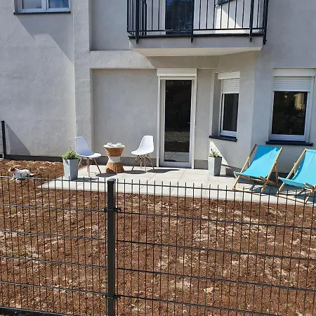 Beige Z Ogrodkiem Apartament *