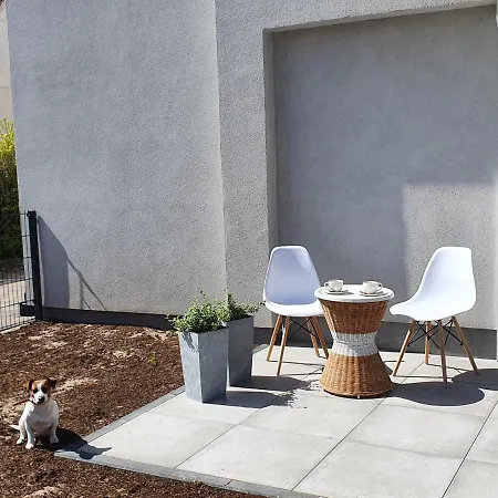 Appartement Beige Z Ogrodkiem