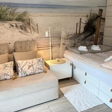 Beige Z Ogrodkiem * Dziwnówek