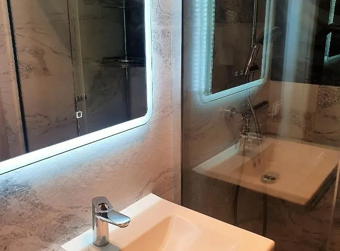 Apartament Beige Z Ogródkiem *