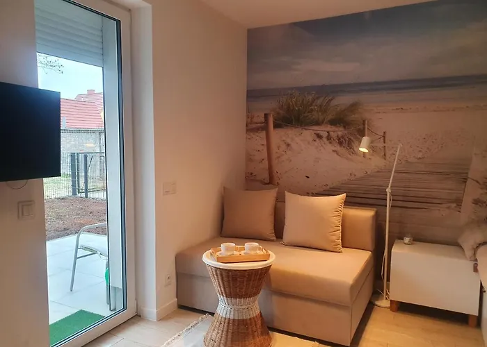 Beige Z Ogrodkiem アパート *