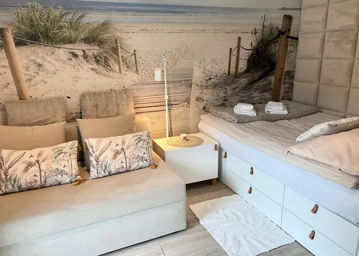 Beige Z Ogródkiem * Dziwnówek