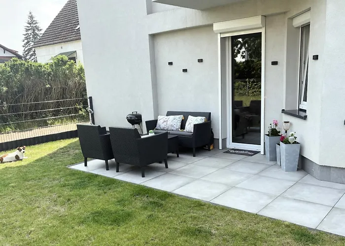 Beige Z Ogródkiem * Dziwnówek